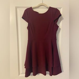 Cap sleeve mini maroon dress